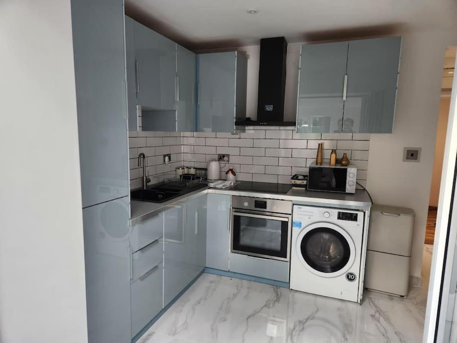 Spacious And Bright One Bedroom Apartment Oxford Exterior foto